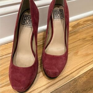Pour La Victoire Women's Burgundy Suede Pumps